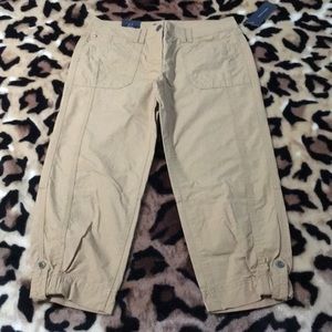 NWT Tommy Hilfiger camel brown capris size 6